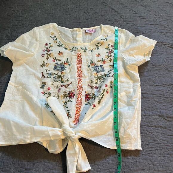 Hester & orchard embroidered tie front blouse women’s size small - Picture 7 of 9